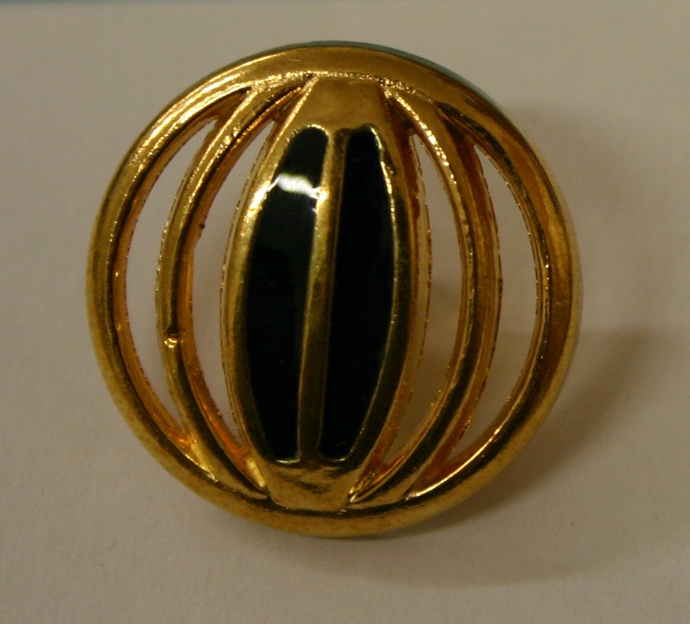 #89005261    3/4  inch (19 mm) Metal Button